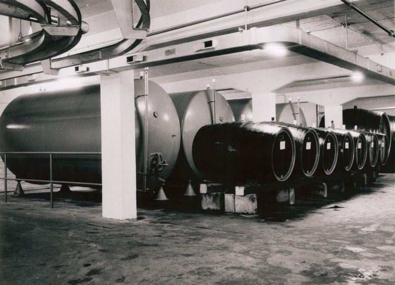 Weinkeller Tanks